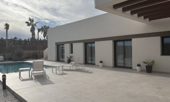 Herverkoop - 3. Vrijstaande villa - Algorfa - Costa Blanca Zuid