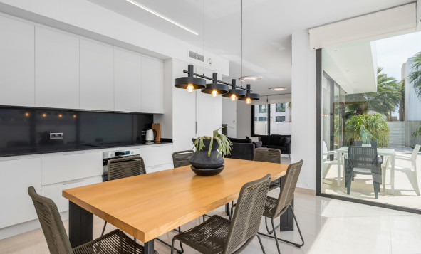 Herverkoop - 3. Vrijstaande villa - Ciudad Quesada - La Laguna