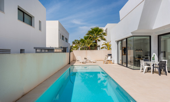 Herverkoop - 3. Vrijstaande villa - Ciudad Quesada - La Laguna