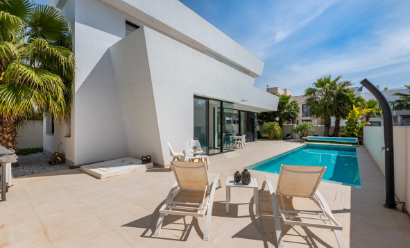 Herverkoop - 3. Vrijstaande villa - Ciudad Quesada - La Laguna