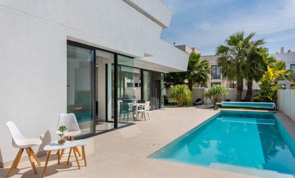 Herverkoop - 3. Vrijstaande villa - Ciudad Quesada - La Laguna