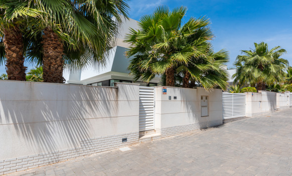 Herverkoop - 3. Vrijstaande villa - Ciudad Quesada - La Laguna