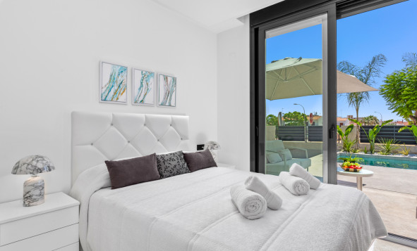 Herverkoop - 3. Vrijstaande villa - El Campello - El Amerador