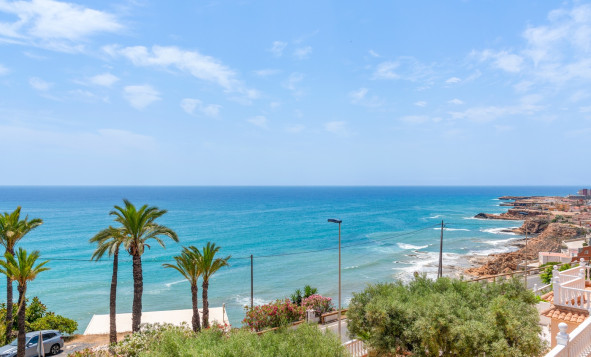 Herverkoop - 3. Vrijstaande villa - Torrevieja - Los Frutales