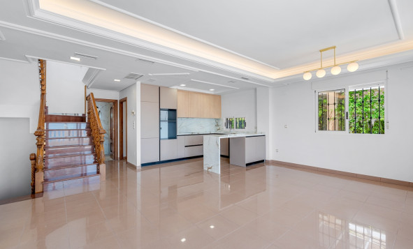 Herverkoop - 3. Vrijstaande villa - Torrevieja - Los Frutales