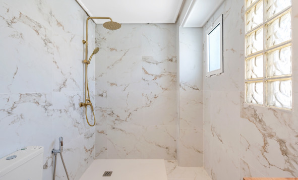 Herverkoop - 3. Vrijstaande villa - Torrevieja - Los Frutales