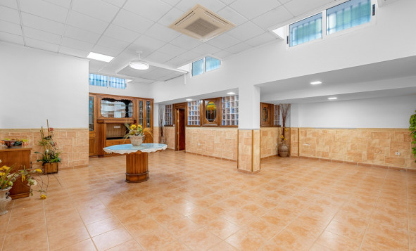 Herverkoop - 3. Vrijstaande villa - Torrevieja - Los Frutales