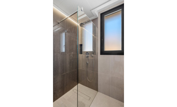 Herverkoop - 3. Vrijstaande villa - Guardamar del Segura - Los Secanos