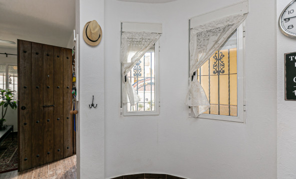 Reventa - 2. Chalet adosado - Torrevieja - Torretas