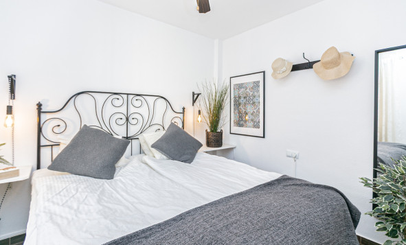 Reventa - 2. Chalet adosado - Torrevieja - Torretas