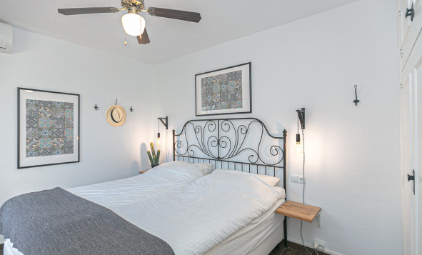 Reventa - 2. Chalet adosado - Torrevieja - Torretas