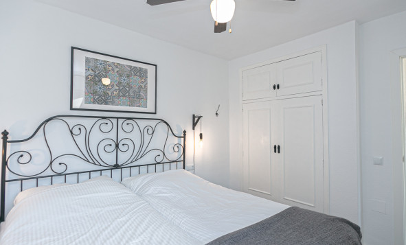 Reventa - 2. Chalet adosado - Torrevieja - Torretas