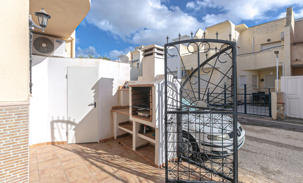 Reventa - 2. Chalet adosado - Torrevieja - Torretas