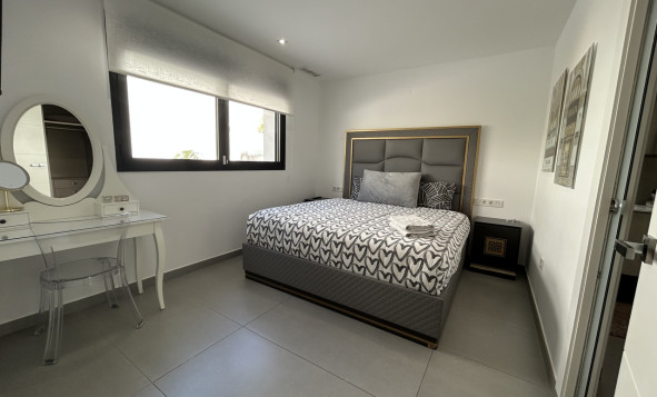 Herverkoop - 3. Vrijstaande villa - Los Balcones - Costa Blanca Zuid