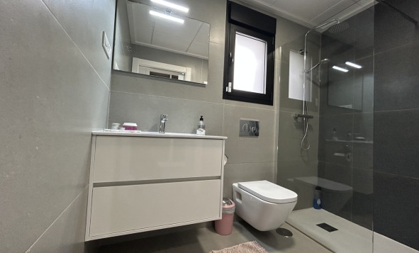 Herverkoop - 3. Vrijstaande villa - Los Balcones - Costa Blanca Zuid