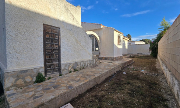 Resale - 3. Detached house - Torrevieja - El Chaparal
