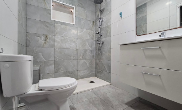 Herverkoop - 3. Vrijstaande villa - Torrevieja - Costa Blanca Zuid