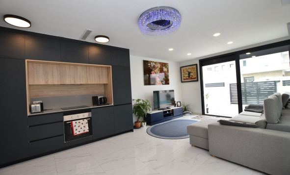 Herverkoop - 3. Vrijstaande villa - Los Montesinos - Costa Blanca Zuid