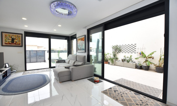 Herverkoop - 3. Vrijstaande villa - Los Montesinos - Costa Blanca Zuid