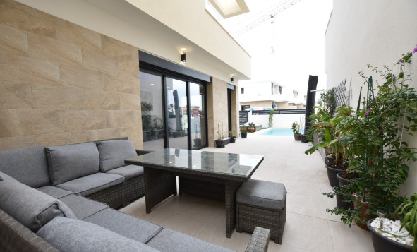 Herverkoop - 3. Vrijstaande villa - Los Montesinos - Costa Blanca Zuid