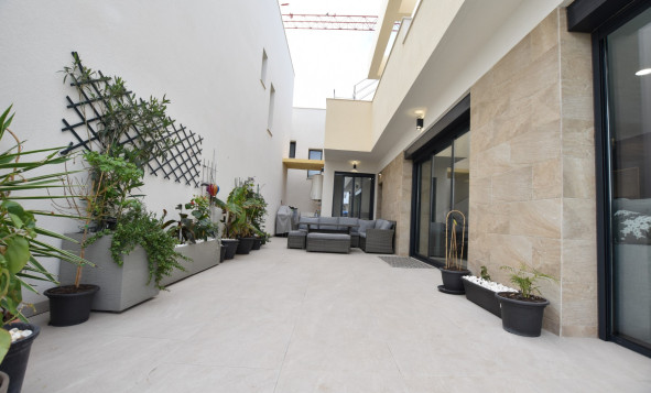 Herverkoop - 3. Vrijstaande villa - Los Montesinos - Costa Blanca Zuid