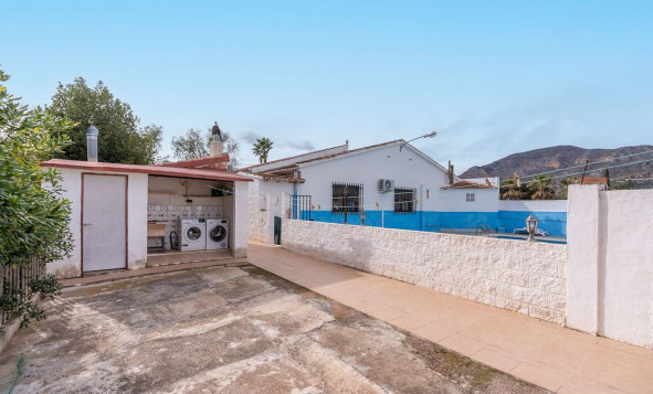 Resale - 6. Detached villa - Hondón de las Nieves - Costa Blanca South