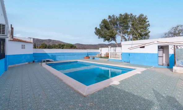 Resale - 6. Detached villa - Hondón de las Nieves - Costa Blanca South