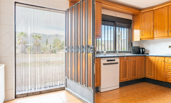 Resale - 6. Detached villa - Hondón de las Nieves - Costa Blanca South