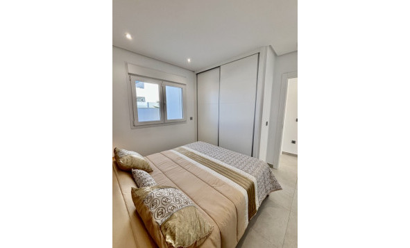 Herverkoop - 3. Vrijstaande villa - Benijófar - Costa Blanca Zuid