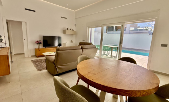 Herverkoop - 3. Vrijstaande villa - Benijófar - Costa Blanca Zuid