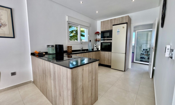 Herverkoop - 3. Vrijstaande villa - Benijófar - Costa Blanca Zuid