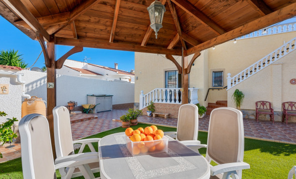 Herverkoop - 3. Vrijstaande villa - Ciudad Quesada - Pueblo Bravo