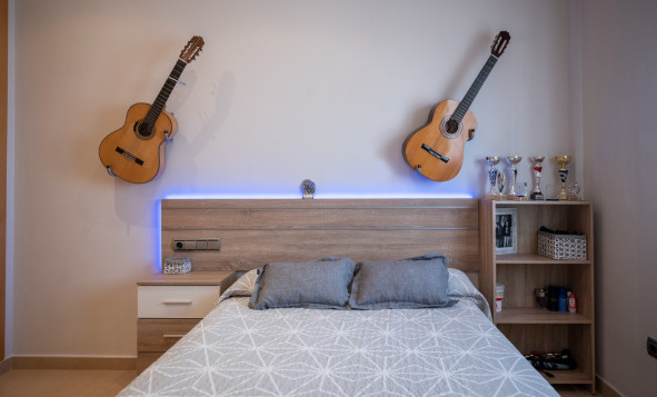 Reventa - 3. Casa indepiende - Jerónimo y Avileses - Jerónimo y Avileses - Town