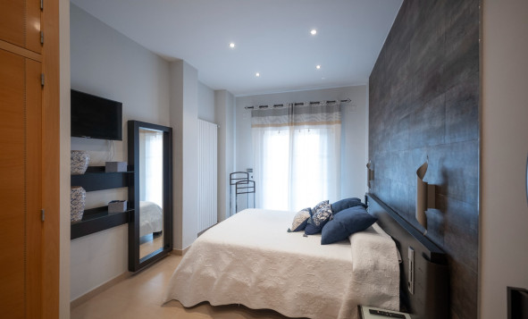 Reventa - 3. Casa indepiende - Jerónimo y Avileses - Jerónimo y Avileses - Town