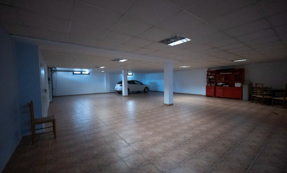 Reventa - 3. Casa indepiende - Jerónimo y Avileses - Jerónimo y Avileses - Town