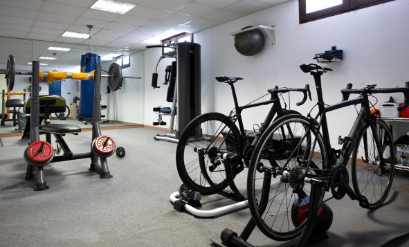 Reventa - 3. Casa indepiende - Jerónimo y Avileses - Jerónimo y Avileses - Town