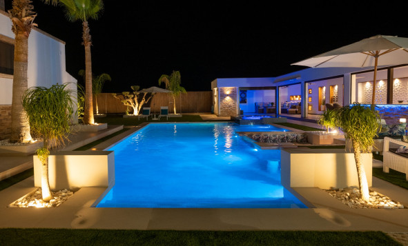 Reventa - 3. Casa indepiende - Jerónimo y Avileses - Jerónimo y Avileses - Town