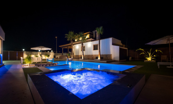 Reventa - 3. Casa indepiende - Jerónimo y Avileses - Jerónimo y Avileses - Town