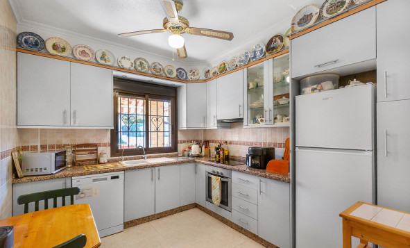 Herverkoop - 3. Vrijstaande villa - Bigastro - Costa Blanca Zuid