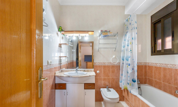 Herverkoop - 3. Vrijstaande villa - Bigastro - Costa Blanca Zuid