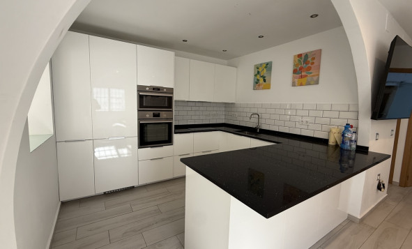 Herverkoop - 3. Vrijstaande villa - Villamartin - Costa Blanca Zuid