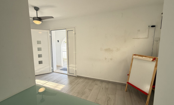 Herverkoop - 3. Vrijstaande villa - Villamartin - Costa Blanca Zuid