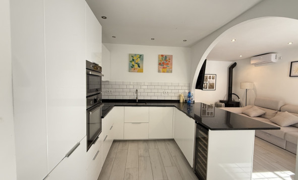 Herverkoop - 3. Vrijstaande villa - Villamartin - Costa Blanca Zuid