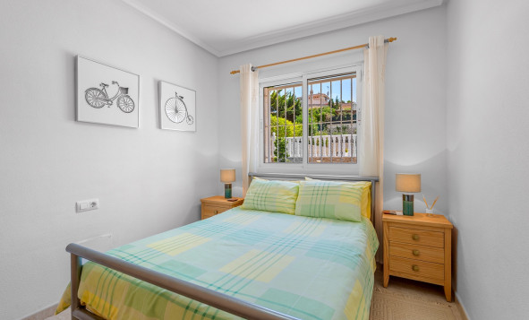 Herverkoop - 3. Vrijstaande villa - Algorfa - Costa Blanca Zuid