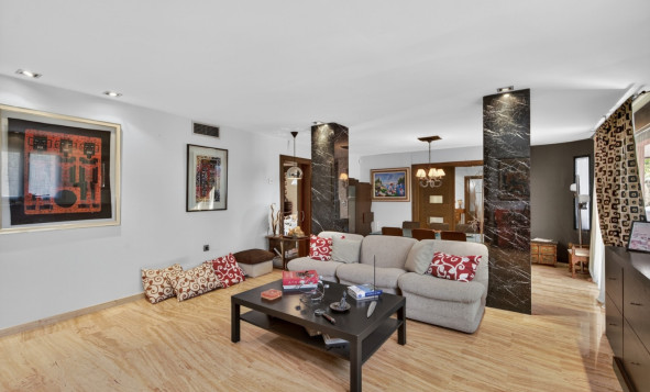 Herverkoop - 3. Vrijstaande villa - Santa Pola - Costa Blanca Zuid