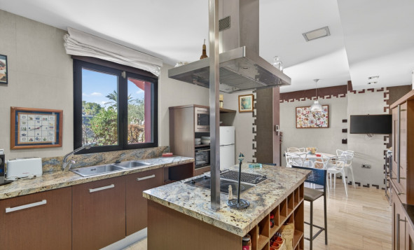 Herverkoop - 3. Vrijstaande villa - Santa Pola - Costa Blanca Zuid