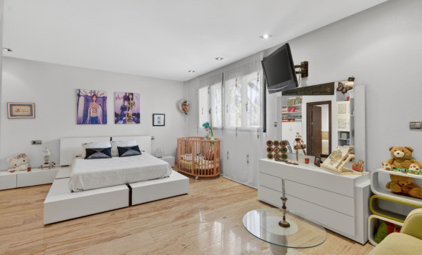 Herverkoop - 3. Vrijstaande villa - Santa Pola - Costa Blanca Zuid