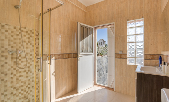 Herverkoop - 3. Vrijstaande villa - Torrevieja - Costa Blanca Zuid