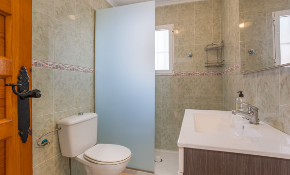 Herverkoop - 3. Vrijstaande villa - Torrevieja - Costa Blanca Zuid