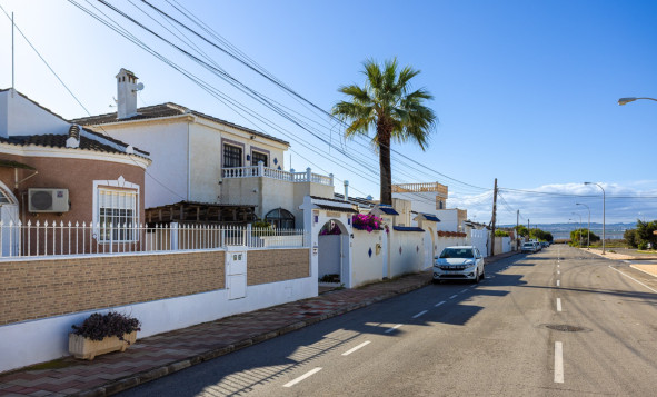 Herverkoop - 3. Vrijstaande villa - Torrevieja - Costa Blanca Zuid